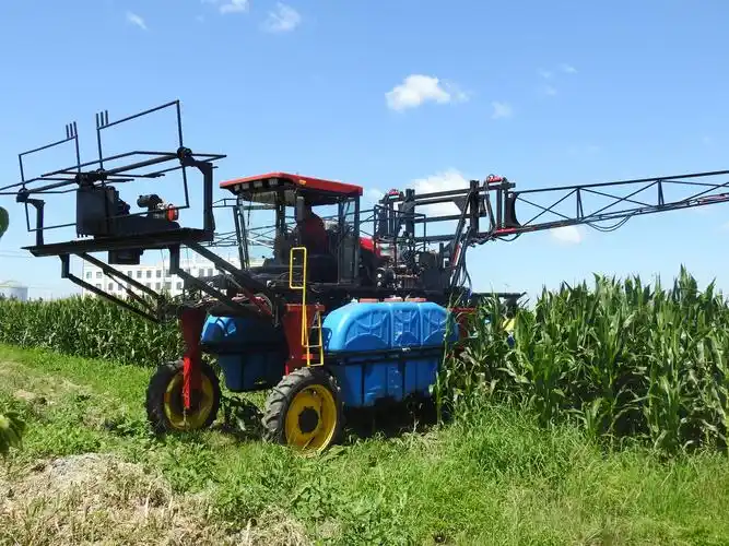 玉米高地隙自走式喷药机