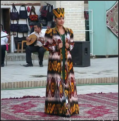 特别乌孜别克斯坦的炫彩时装(图)