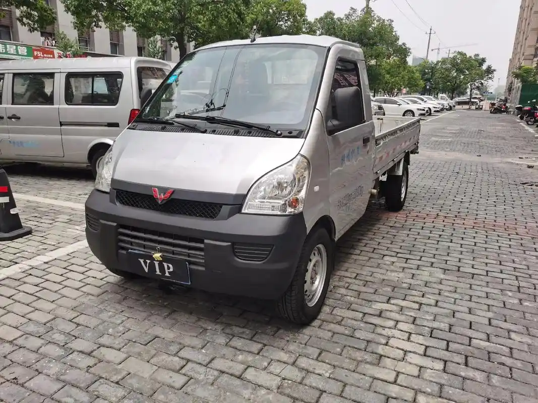 五菱荣光小卡 单排小货车 .19年7月五菱荣光小卡 1.5l - 抖音