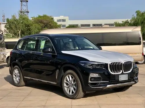 宝马x5最运动的越野车之一.