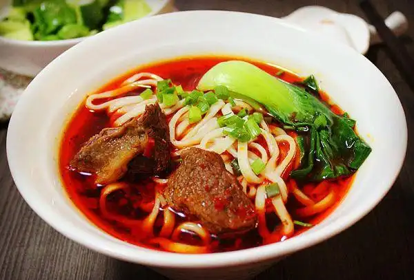 香辣牛肉面(3/8)