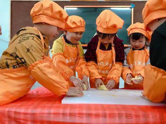 "因为懂生活,所以爱烘焙"——佳宝幼儿园烘焙课开始了