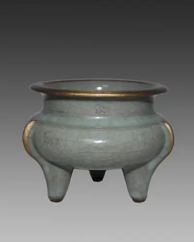 官窑描金鬲式炉