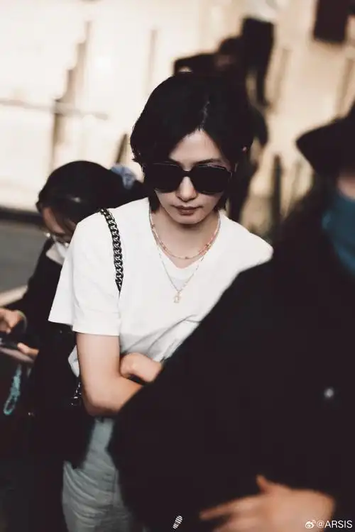 万茜有种不在意镜头的美##万茜机场##arsis