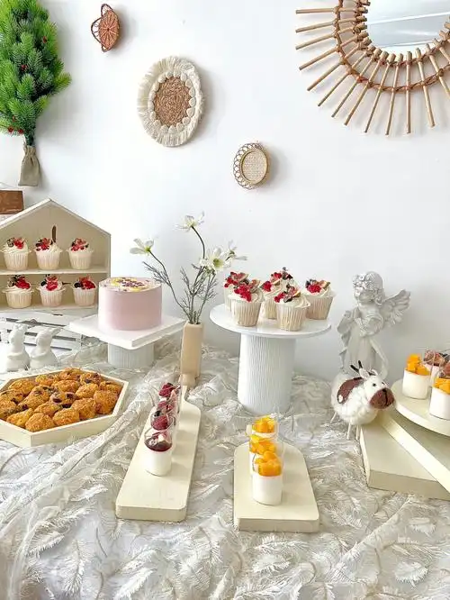 ins风小型甜品台宝宝满月甜品台