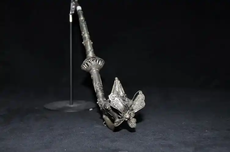 清银累丝蝴蝶纹鸦片烟枪