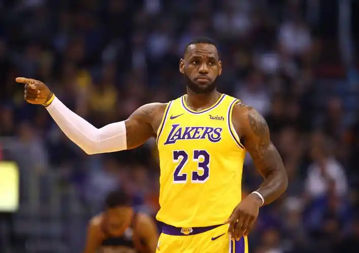 nba西部决赛g4首节湖人34-28掘金 詹姆斯单砍21分-河源体育网