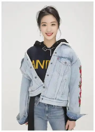 演员系列第一百二十五期第二季张楚然现代装也很美