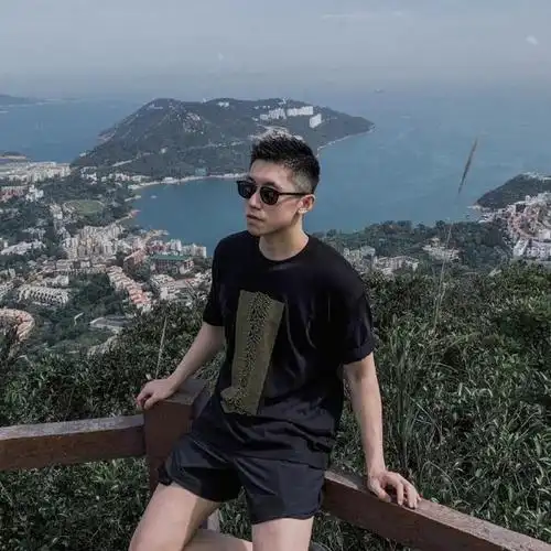 身材匀称,能撑得起衣服.男朋友就照着这种找吧!