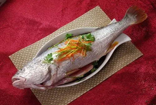 俗称 白米子,白姑子,白梅,沙卫口,鳂仔鱼,臭嘴划,红口,白眼鱼,白花鱼