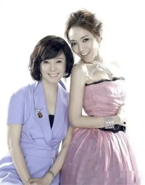 "最强情妇"林月云:占着闺蜜老公31年,生下侯佩岑,获亿万遗产