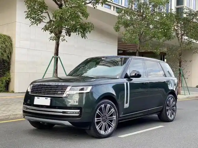 第五代路虎揽胜典范加长版