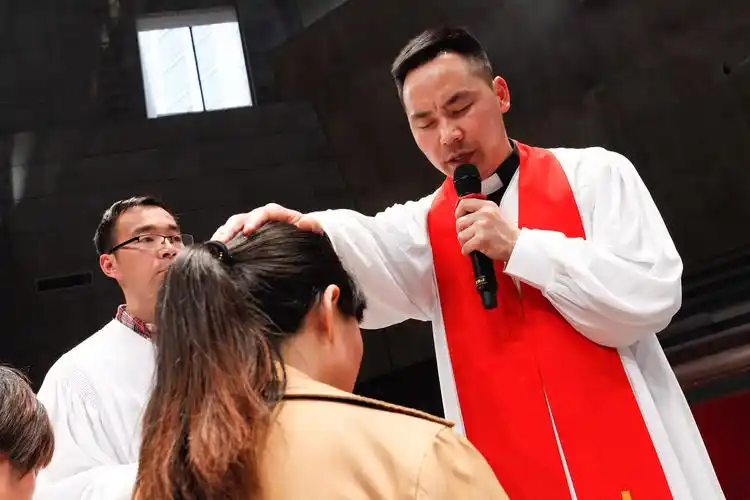 明亮 牧师《愿你们平安》——2017年4月16日复活节主日第二堂信息