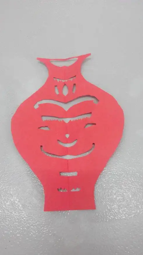 我们的剪纸作品漂亮的花瓶1对称花瓶剪纸 第1页