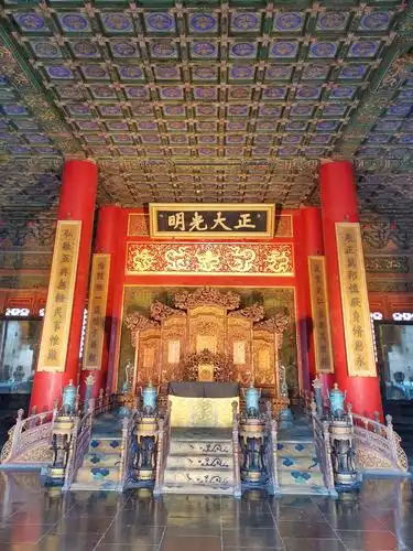 故宫过中秋 写美篇  延禧宫向西经过几个尚未开放的宫殿,就到了乾清宫