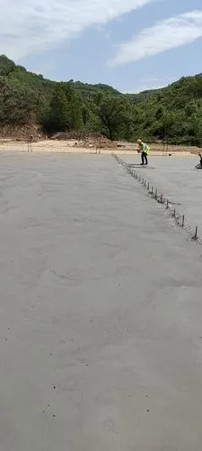 西安新城区找20个打混泥土的收面磨光师傅320一天,包吃住