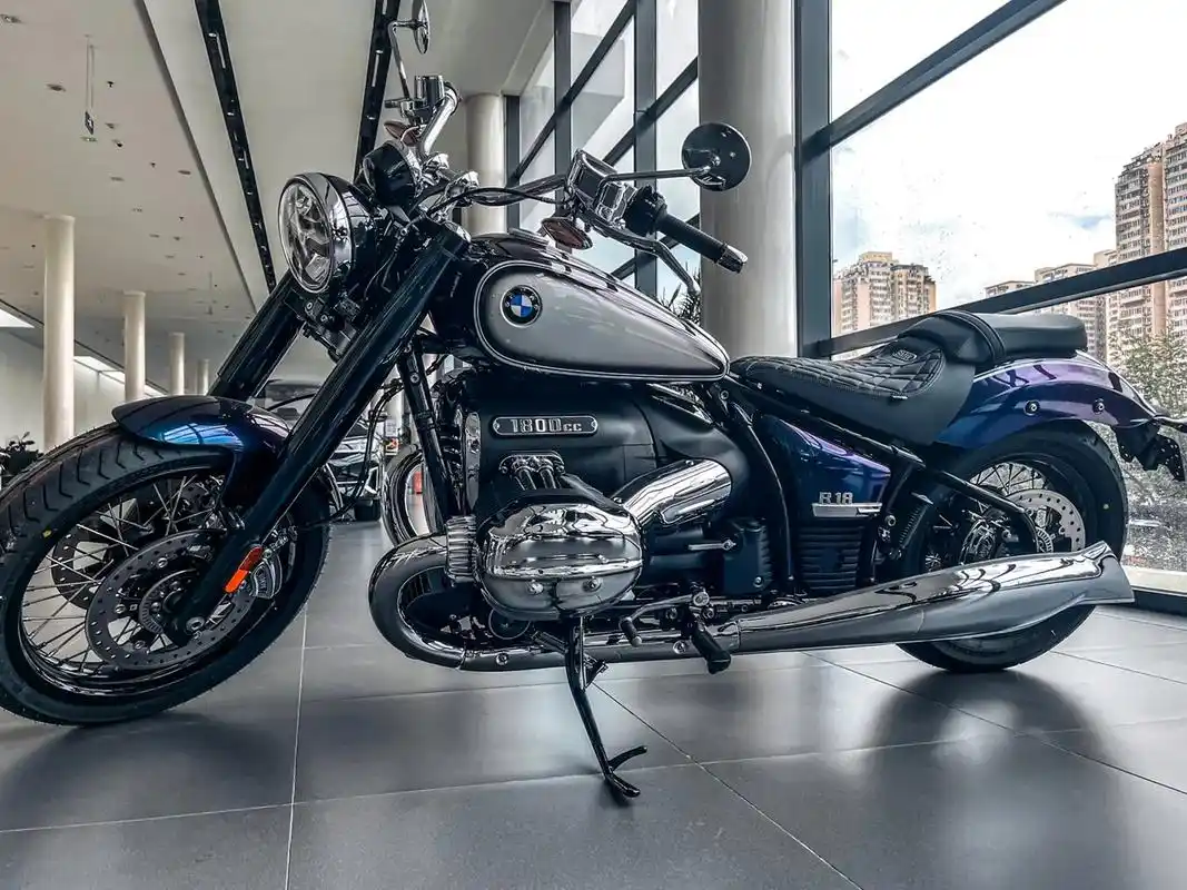 bmw r18#bmw#宝马摩托车 #帅就完事了 #机车摄影 - 抖音