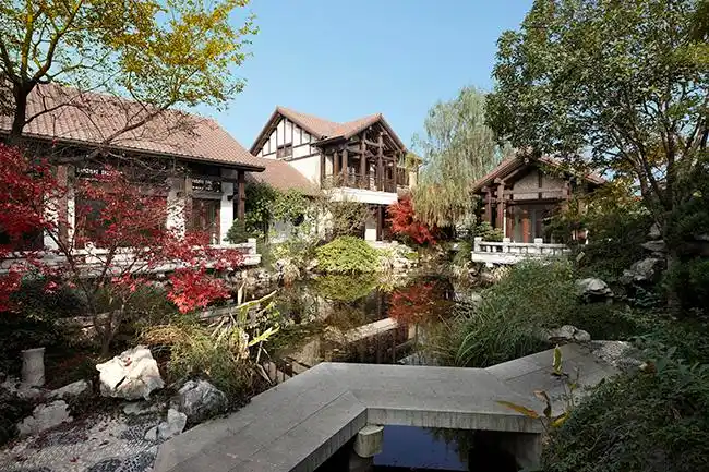 (杭州桃花源实景图)