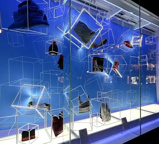 这么有创意的品牌橱窗,绝对帮您提升进店率!