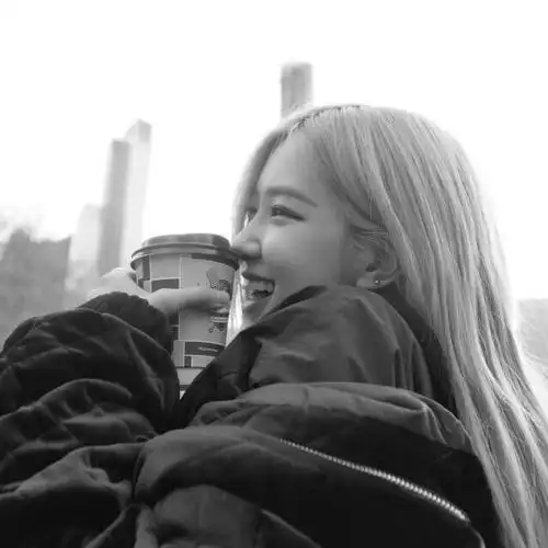 韩国女爱豆头像blackpink朴彩英rosé