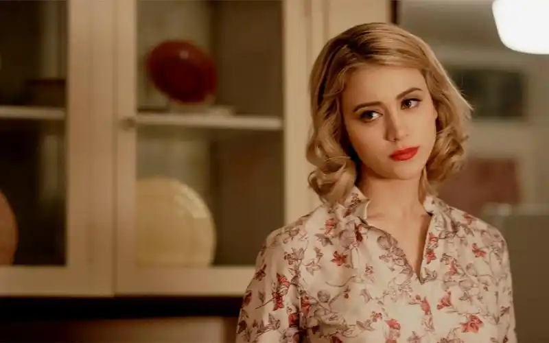 凯丽64考恩:天使面孔,魔鬼身材,气质迷人