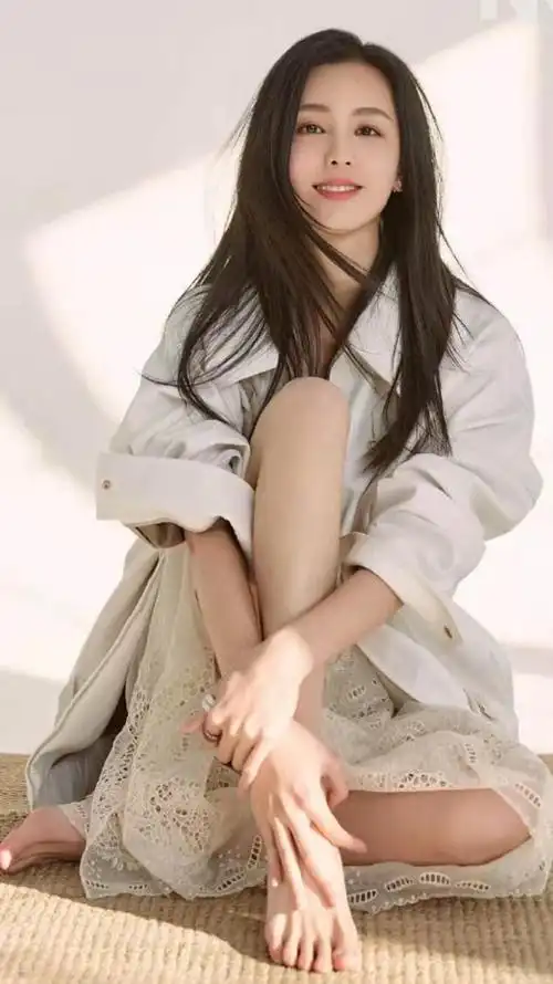 陈都灵性感写真图集