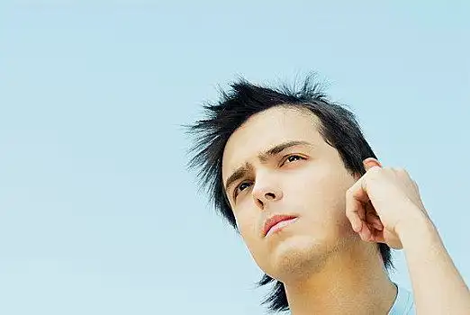 仰视,男青年,思考