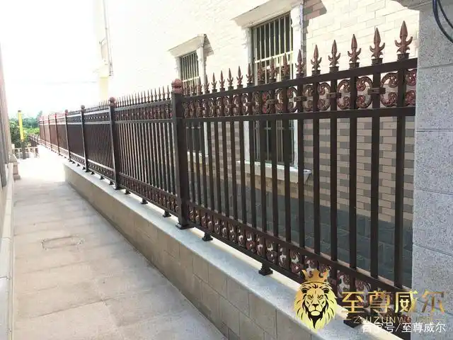 农村有个院子,院子围栏一定要这样做