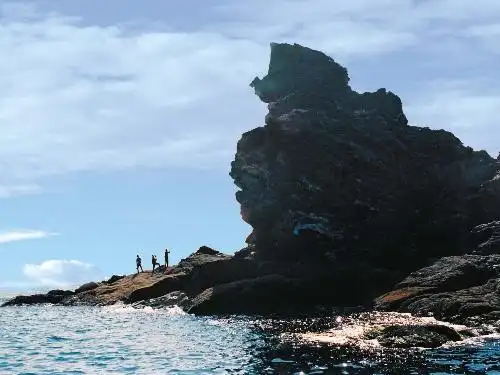 在旅游指南 大连旅游指南 正文 獐子岛景点介绍:鹰嘴石 獐子岛景点