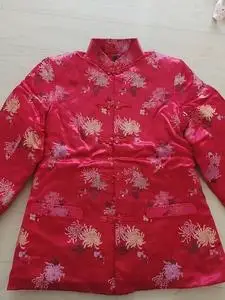 老式盘扣棉袄,绸缎面料舒服.干净整洁的一件衣服,没穿过,尺寸