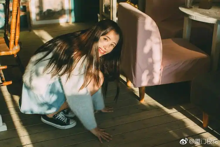 她叫孟雪,96年,曾就读于于厦门大学,身高172cm