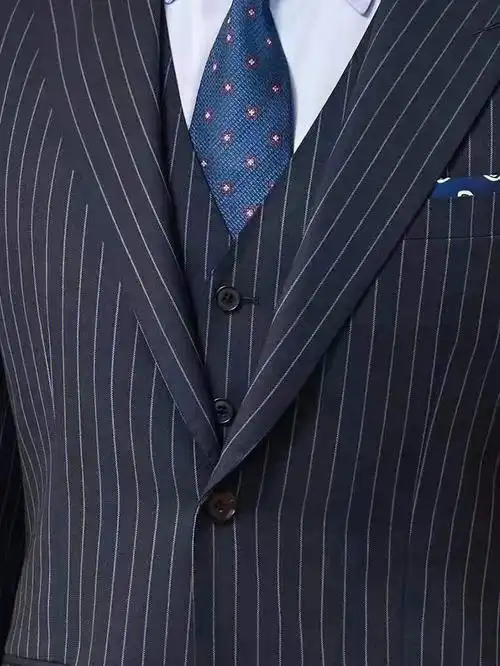 条纹西服