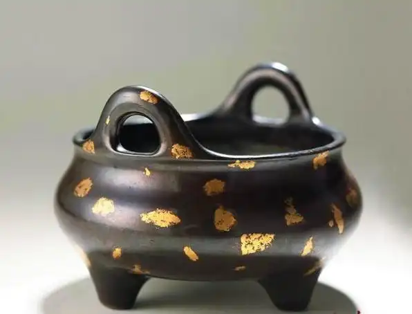 王世襄藏炉成交火爆 明金片三足炉再破纪录_藏品沉淀_投资指引_私人