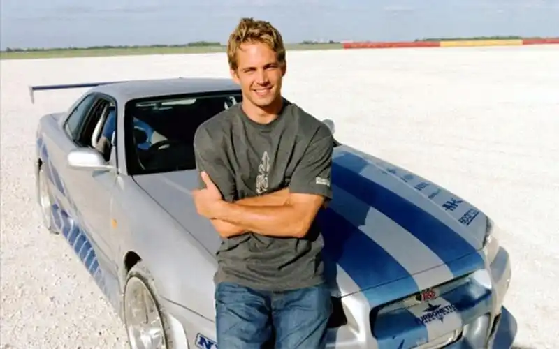 保罗沃克与gtr r34 skyline-永不消逝的速度与激情!