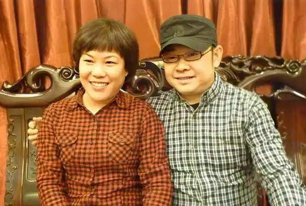 刀郎问女友朱梅我离过婚有个女儿介意吗朱的回答让人泪目