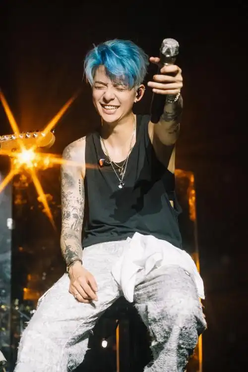 amber刘逸云「no more sad songs」中国巡演 8.