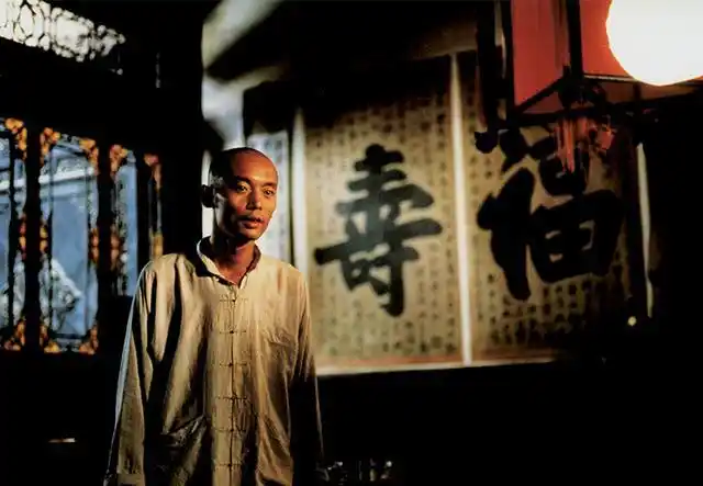 豆瓣9.2高分电影《活着》生容易,活容易,但生活不容易