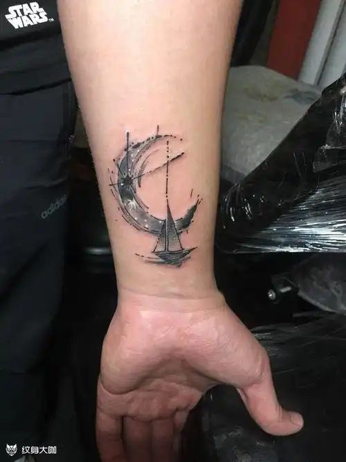 手腕月亮船._纹身图案手稿图片_冯福荣的纹身作品集