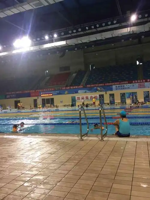 鸟巢游泳馆(济宁体育中心店)-"水质很清澈,环境很好,孩子们很喜欢.
