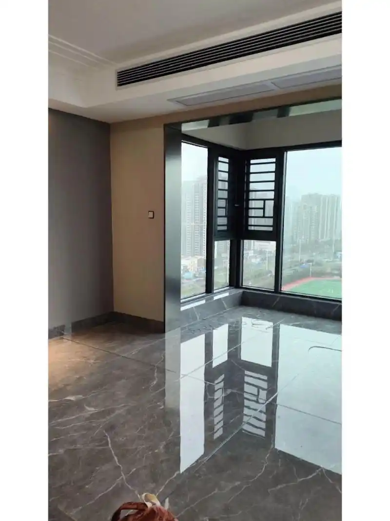 如何选择门套,阳台不锈钢门套 极窄不锈钢哑口门套应该怎么做哑光黑