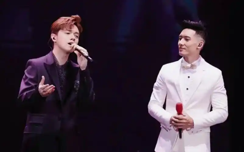 港乐中最喜爱的男歌手【张敬轩】和【关智斌】