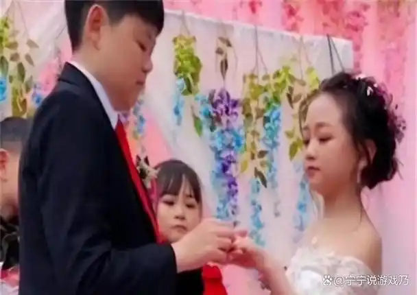 19年四川"最美袖珍女"结婚,32岁长得像10岁,婚后生活让人担忧