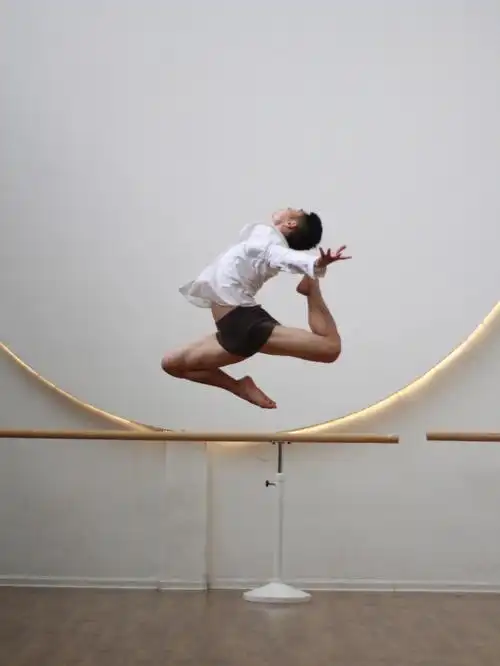 男舞者舞蹈写真