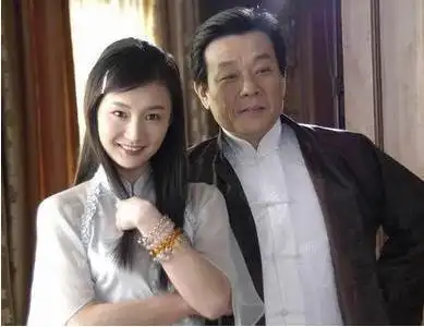 寇世勋的大妻子崔瑶琪是他自小的同窗,两人两小无猜.