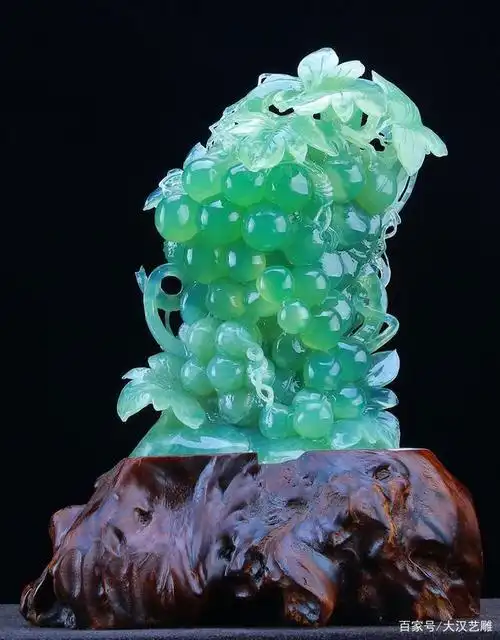 世界玉石之王正是被人认为不值钱的岫玉