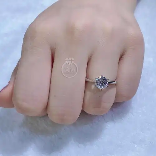 莫桑文诚珠宝周家六爪钻戒戒指50分1克拉简单戒指