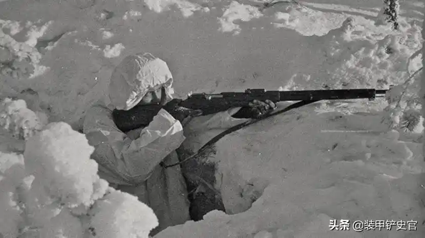 世界第一狙神用普通步枪狙杀500人狙神呵呵瞄准镜都没有哦