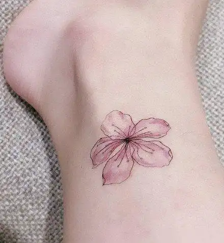 纹身桃花图小清新的9款女生桃花纹身图案