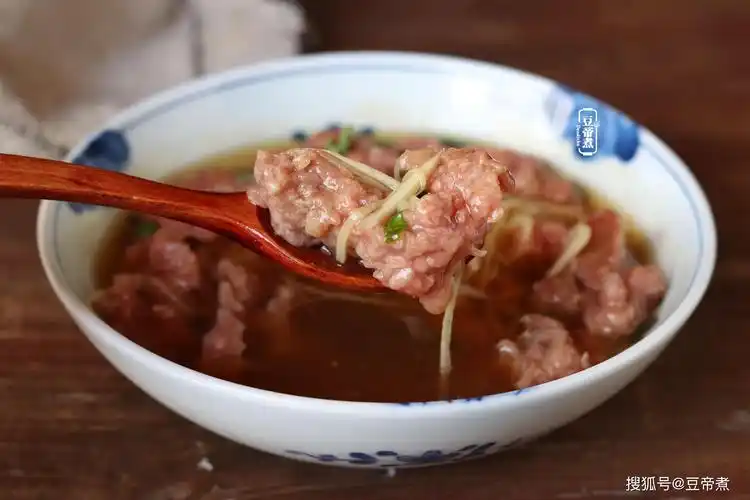 一斤肉50块,做个羹汤还要3小时,结果我只吃那么一小碗,但真值