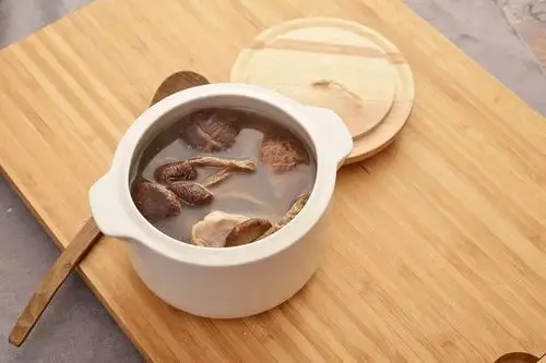 克.材料: 猪腰子1只,食盐少许,骨碎补152.骨碎补猪腰汤痛.